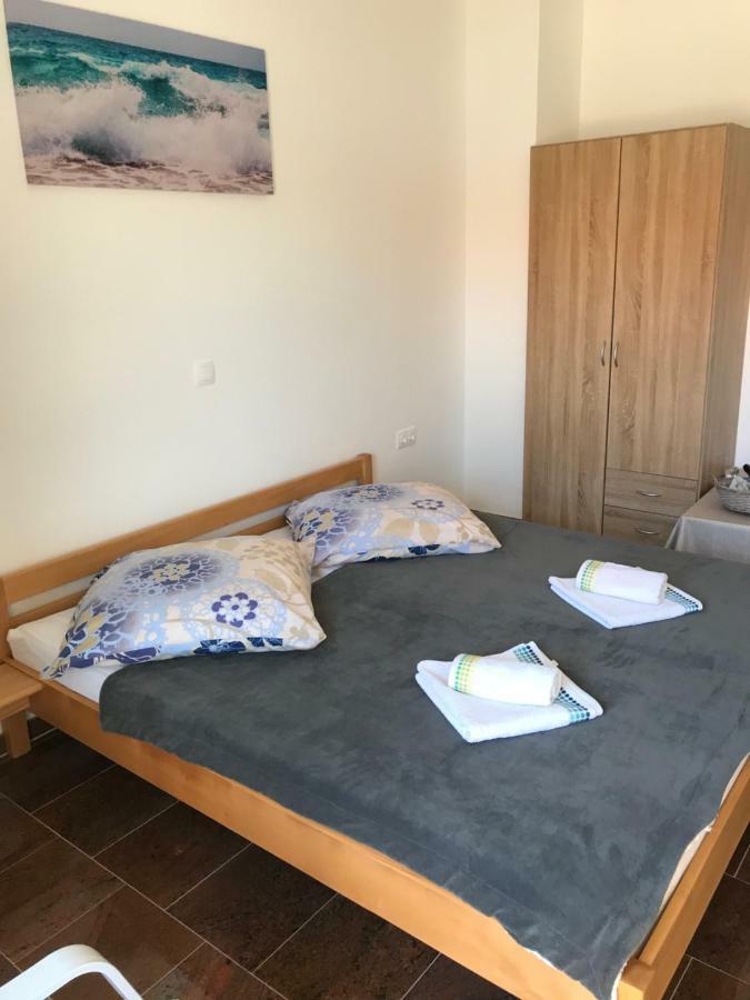 Apartmani Subasic Паг Екстер'єр фото