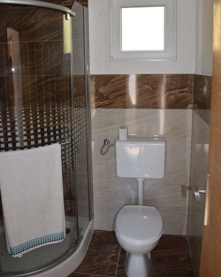 Apartmani Subasic Паг Екстер'єр фото