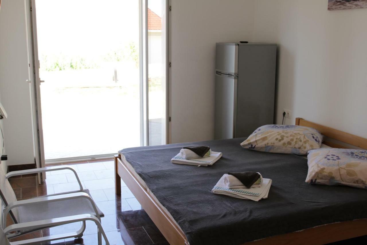 Apartmani Subasic Паг Екстер'єр фото