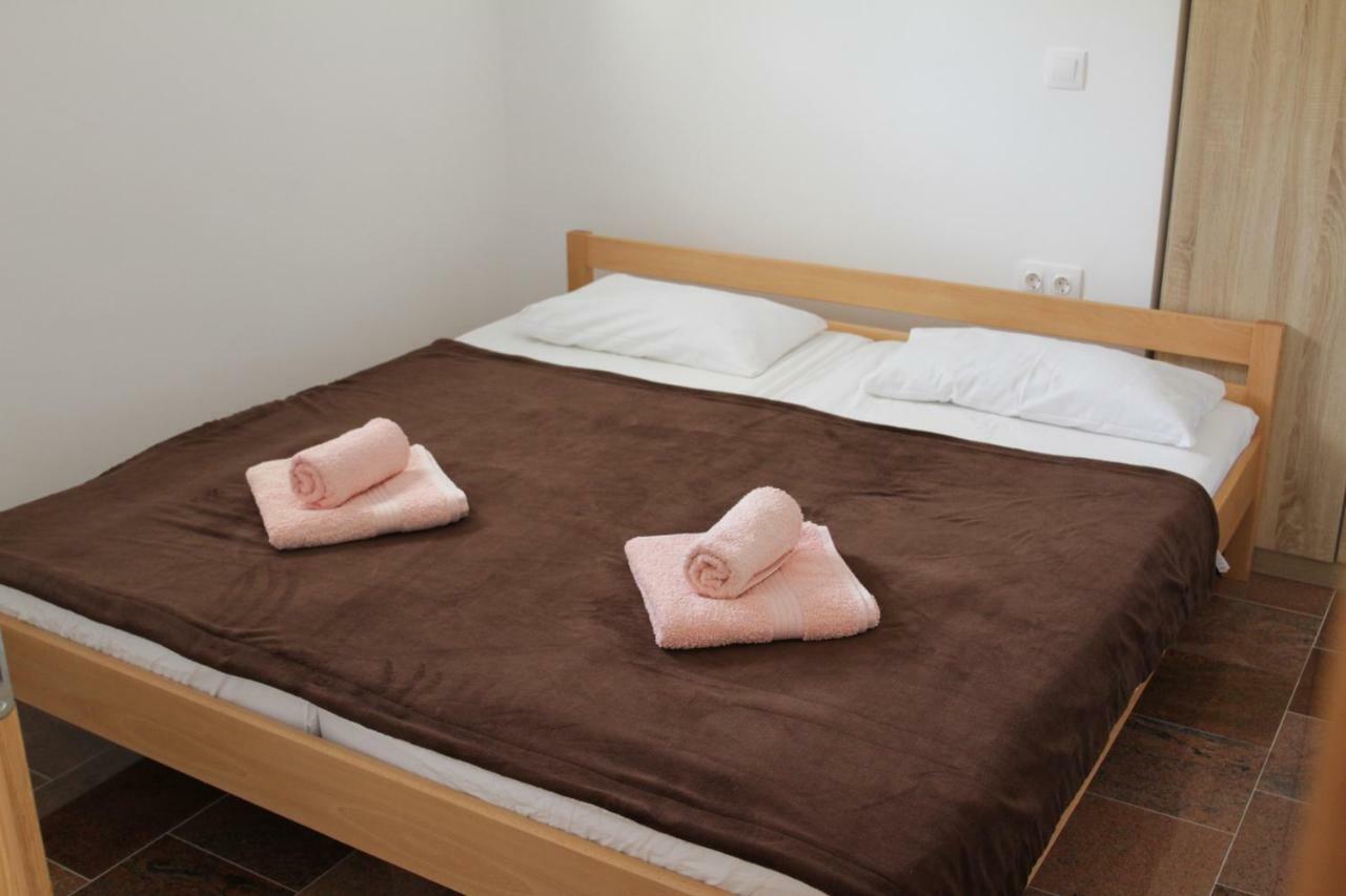 Apartmani Subasic Паг Екстер'єр фото